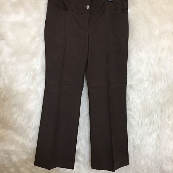 Express Design Flat waist fitted flare khaki pants - Picture 2 of 5